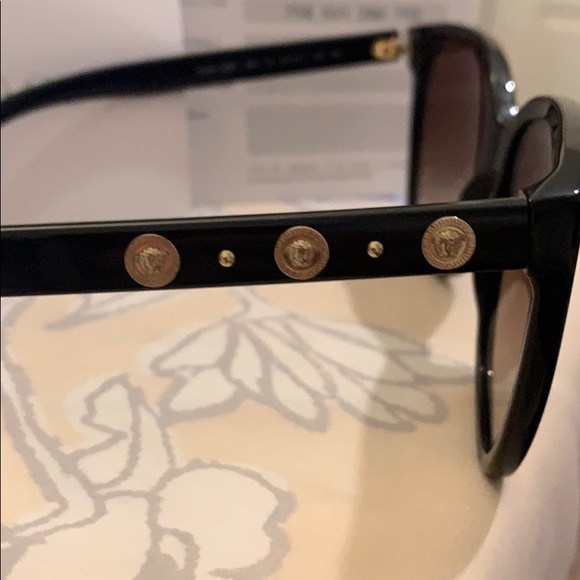 Sunglasses - Picture 2 of 5